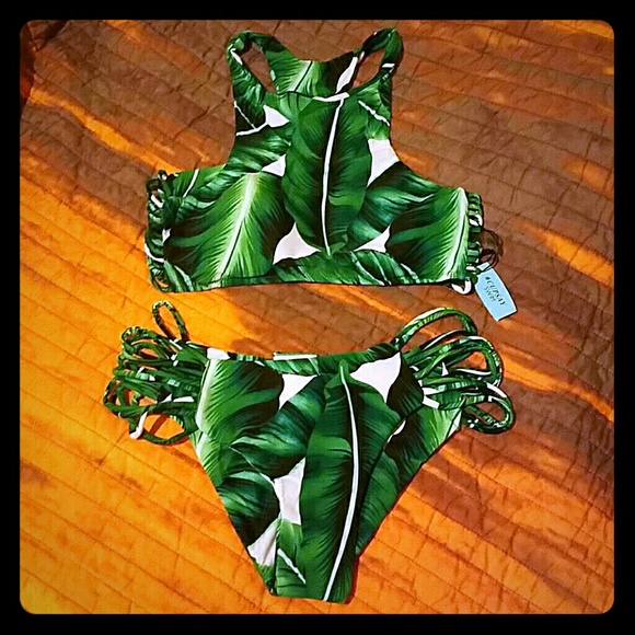 BRAND NEW Green Leaf Print Bikini!