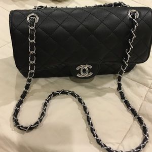 Black shoulder bag