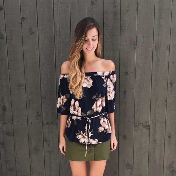 LAST ITEM | new | off the shoulder blouse - Picture 4 of 4