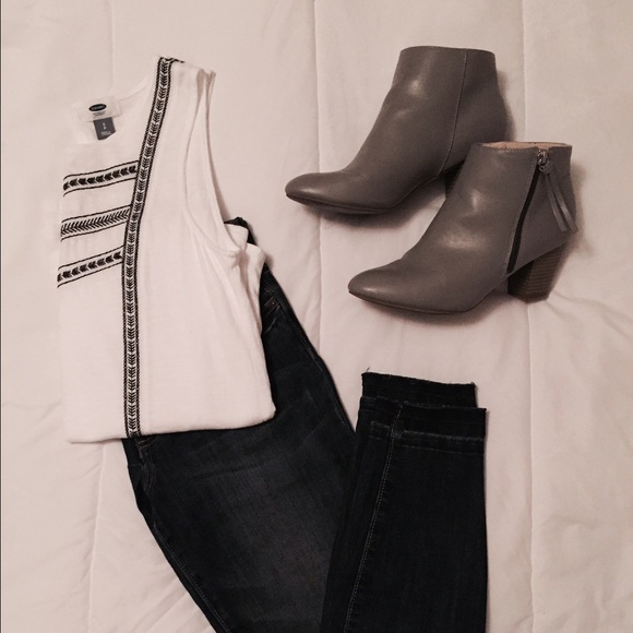 🎉WEEKEND SALE🎉 Grey Tassel Zip Ankle Bootie