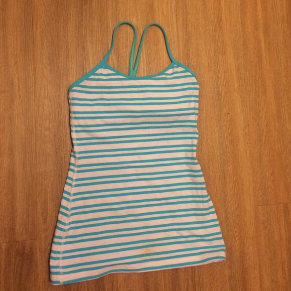 Lululemon workout top