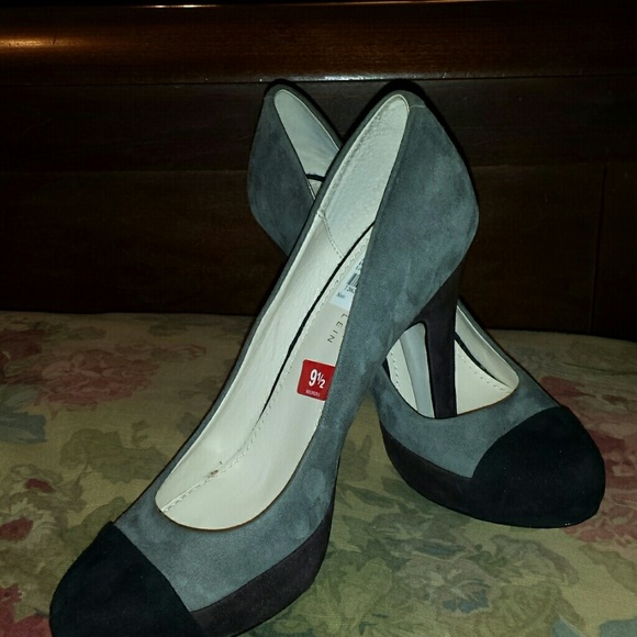 Suede pumps black gray and brown AK