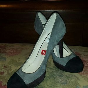 Suede pumps black gray and brown AK