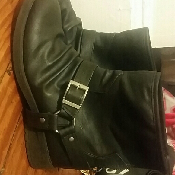 Black women's moto boot