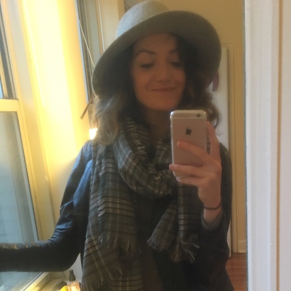 Meet the Posher💁🏼 - Picture 4 of 4