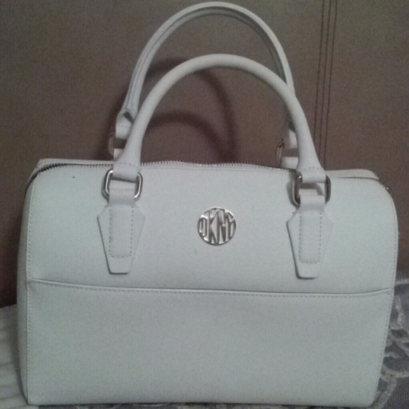 DKNY  WHITE HANDBAG