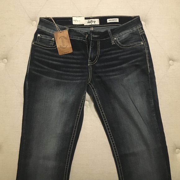 Day trip 29R boot cut jeans