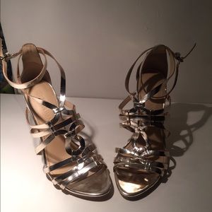 NEW Vera Wang Sexy Chrome Gold Sandals