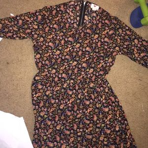 Very cute size large dress worn once!