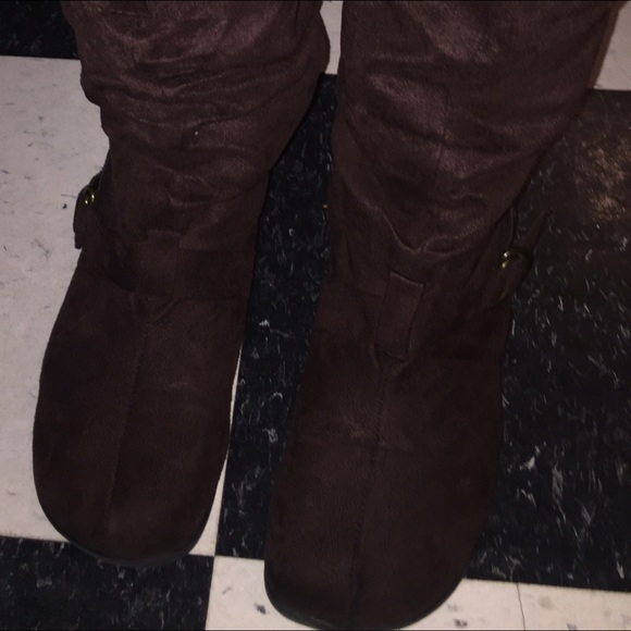 Boots - Picture 3 of 4