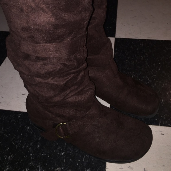 Boots - Picture 4 of 4