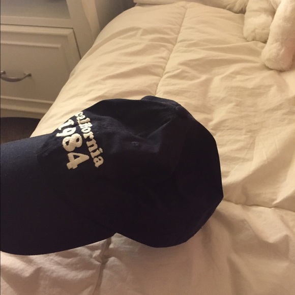 Brandy Melville baseball cap - Picture 2 of 3