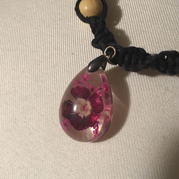 Black Hemp Necklace with Fuchsia Flower Pendant - Picture 2 of 3