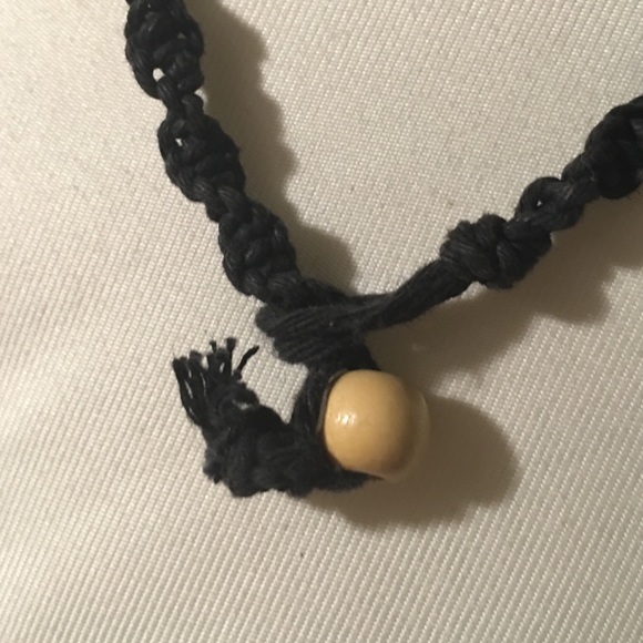 Black Hemp Necklace with Fuchsia Flower Pendant - Picture 3 of 3