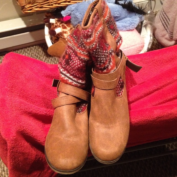 WINTER BOOTS