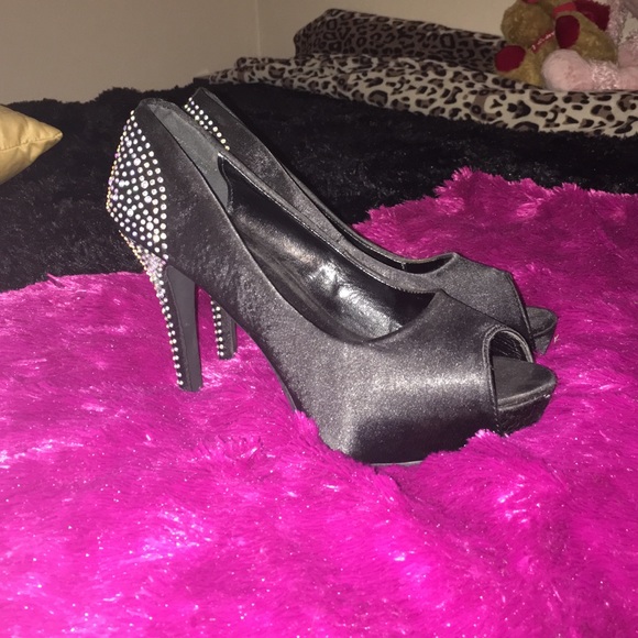 Black Open - Toed Studded Sparkly Pumps