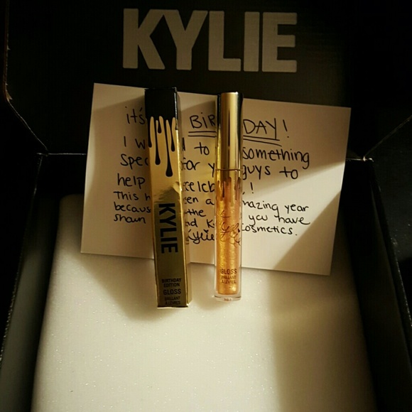 Kylie jenner poppin gloss