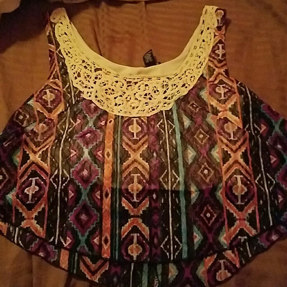Crop top