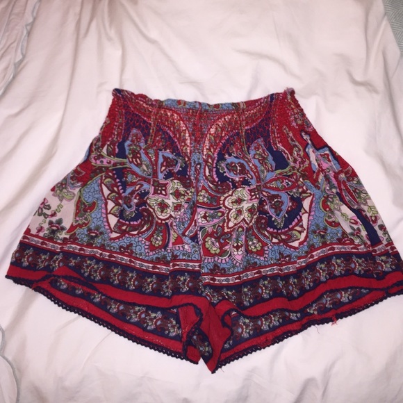 Never worn paisley shorts - Picture 1 of 1