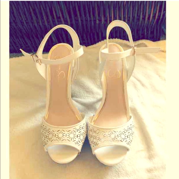 Jessica Simpson Shoes - 🌹White Jessica Simpson Heels🌹