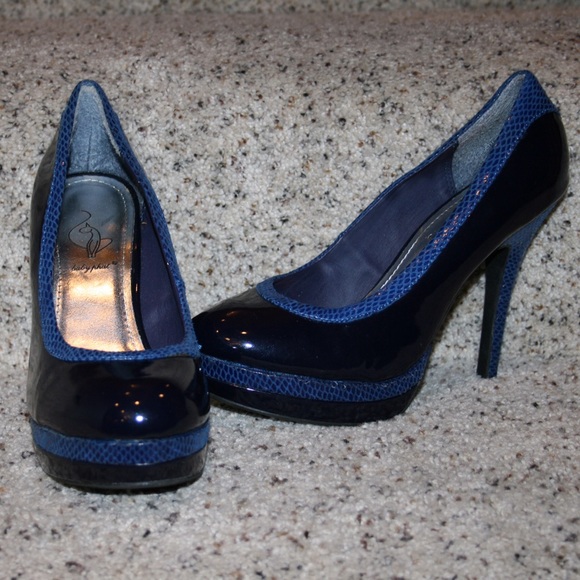 Navy high heels🔹 - Picture 1 of 3