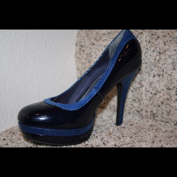 Navy high heels🔹 - Picture 2 of 3