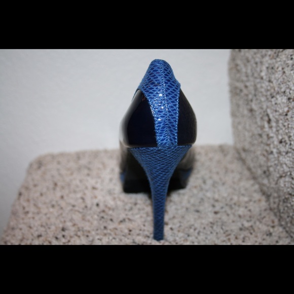 Navy high heels🔹 - Picture 3 of 3