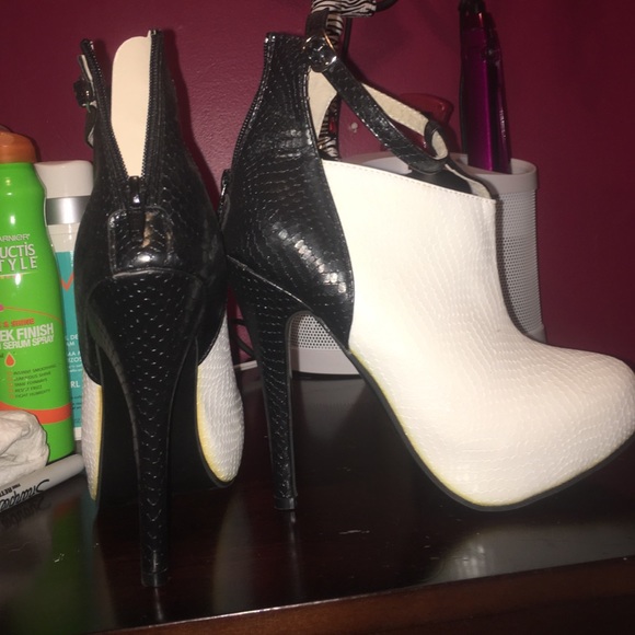 Jump Rope Black White Snake - Picture 2 of 4