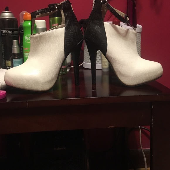 Jump Rope Black White Snake - Picture 4 of 4