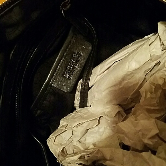 Michael kors purse - Picture 3 of 4