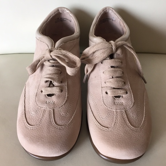 SOLD  —  Aerosols Sneakers 7.5 new with box - Picture 2 of 6