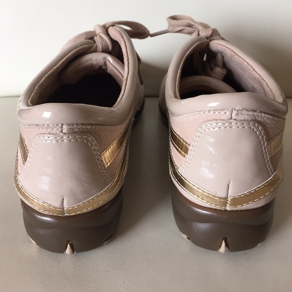 SOLD  —  Aerosols Sneakers 7.5 new with box - Picture 3 of 6