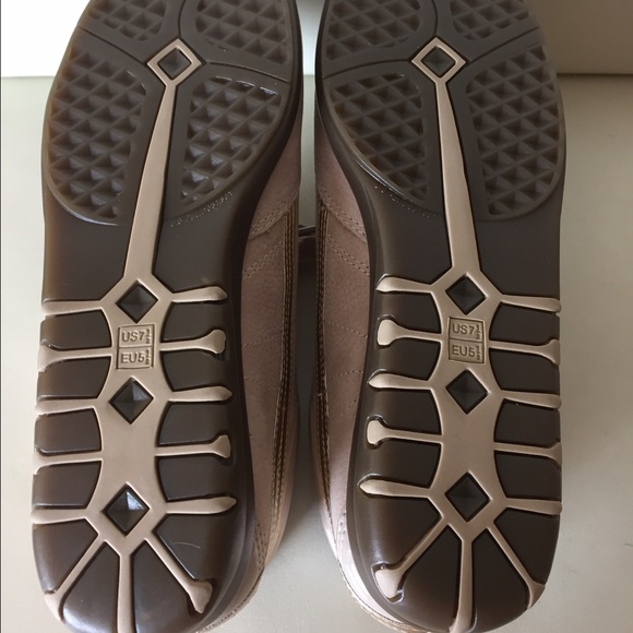 SOLD  —  Aerosols Sneakers 7.5 new with box - Picture 4 of 6