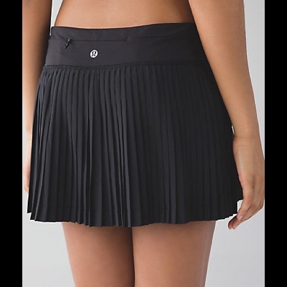lululemon athletica Dresses & Skirts - New Lululemon Pleat to Street Skirt II