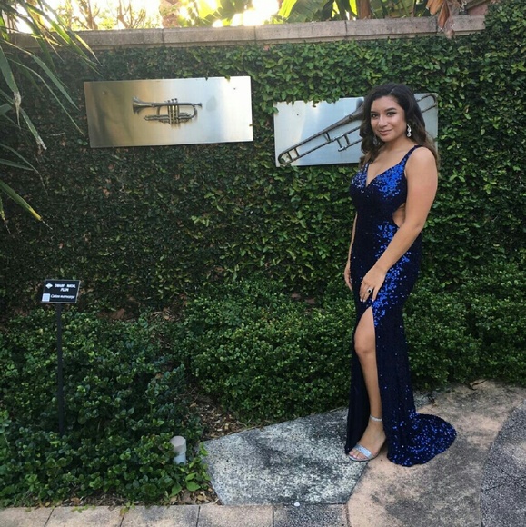 Prom gown