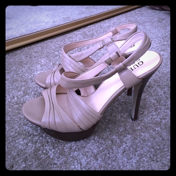 Guess Heeled (flatform) Shoes Cream color