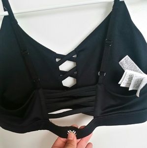 Black sports bra large
