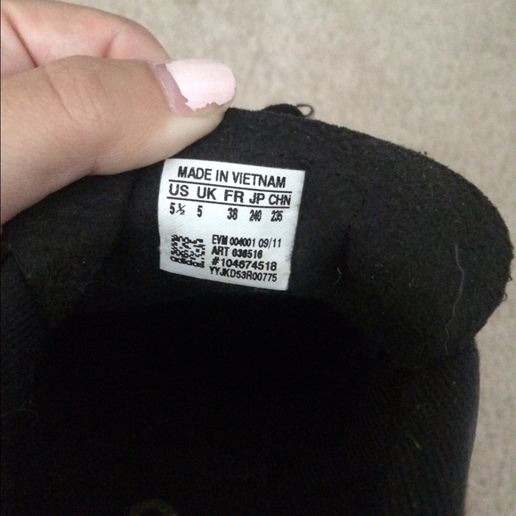 Adidas Indoor soccer cleats - Picture 2 of 4