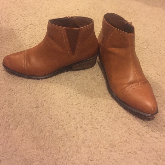 Tan ankle boots - Picture 2 of 4