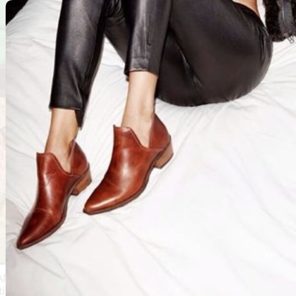 Brand new Steve Madden cognac boots