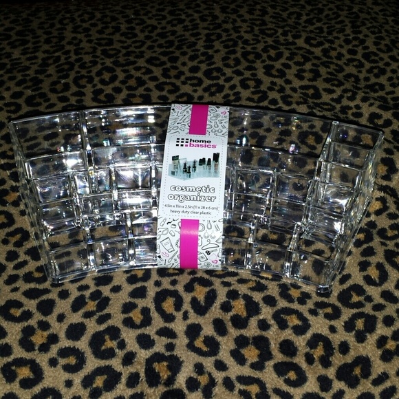 Cosmetic organizer