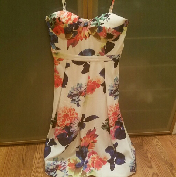 Floral midi dress NWOT - Picture 1 of 4