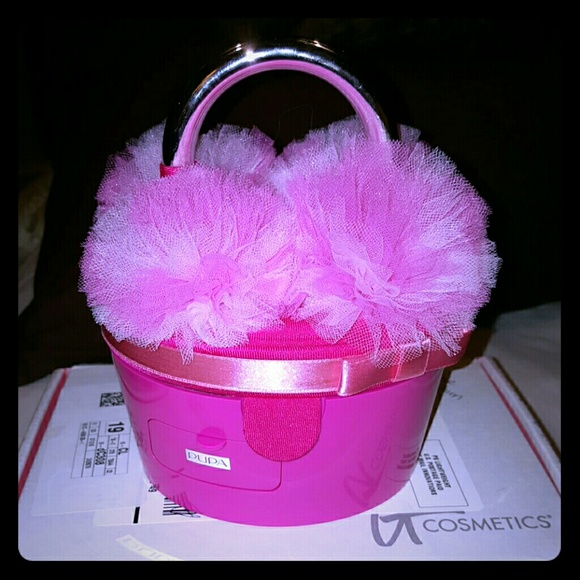 CUTE PUPA MAKEUP CASE
