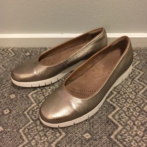 Like 🆕 Clarks Artisan wedges