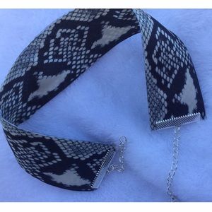 Animal Print Choker Necklace.