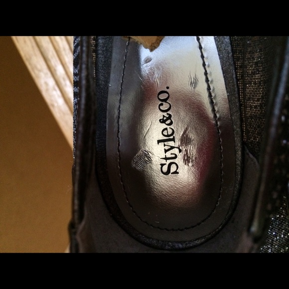 High heel shoes - Picture 2 of 2