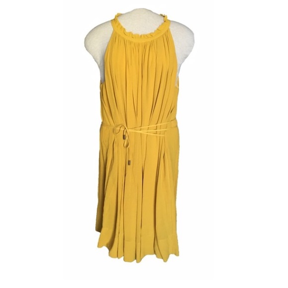 ❌SOLD❌NWT Banana Republic Halter Style Dress - Picture 2 of 4