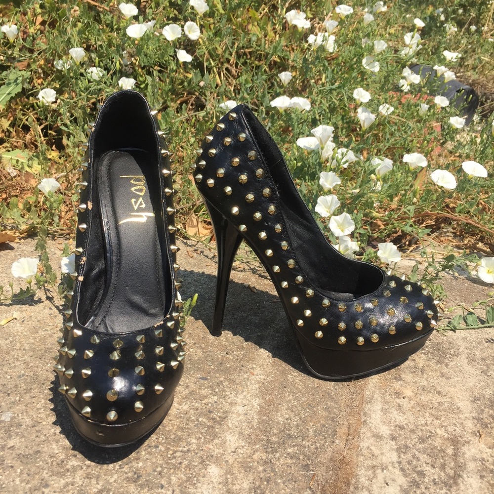 Black heels platforms