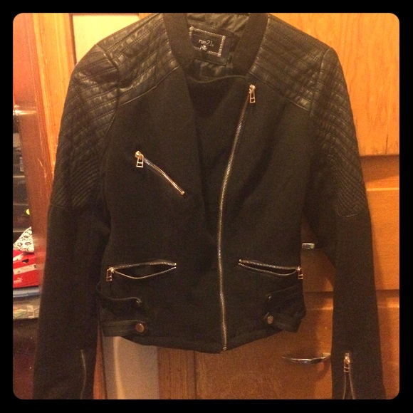 Motorcycle looking jacket.  Size small