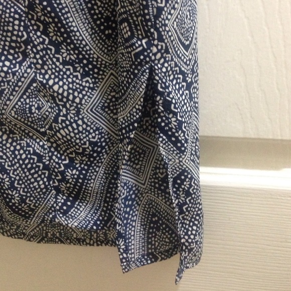 NWT • H&M • Blue and White Chiffon Patterned Tank - Picture 2 of 3